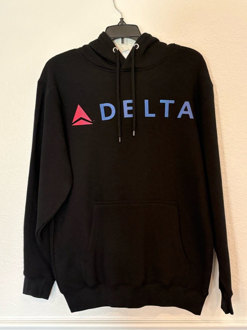 Delta Airlines Logo Black Hoodie Sweatshirt Kangaroo Pocket Aviation Travel MED.